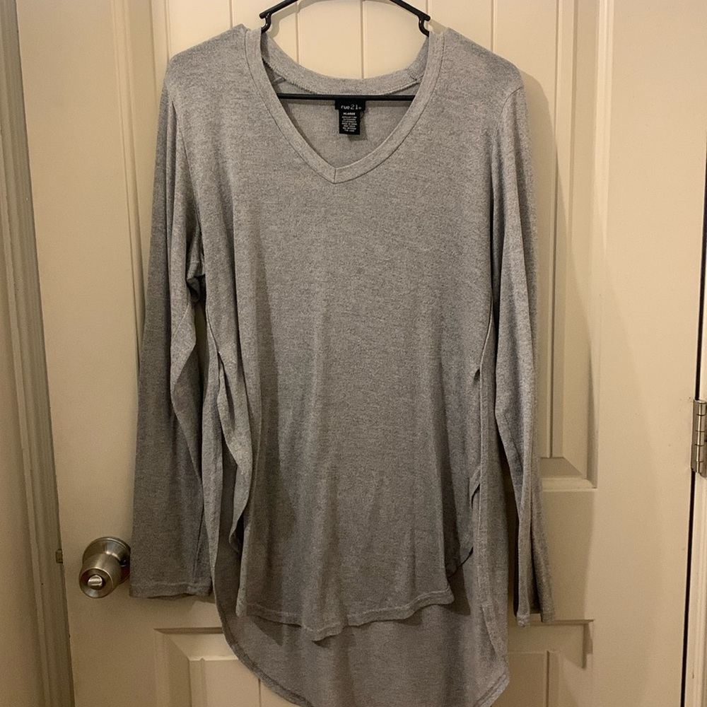 Rue21 Gray V-Neck Sweater